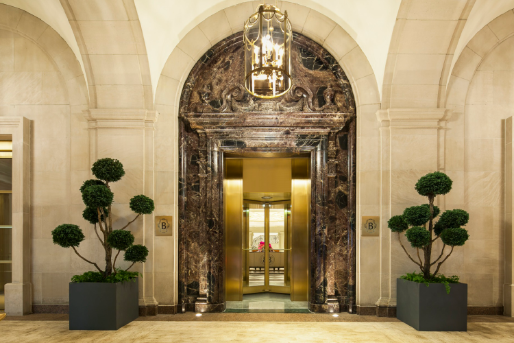 Intercontinental_Birdcage-Entrance-large-without-railing.png